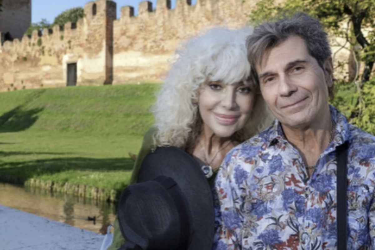 Claudio e Donatella si sono incontrati nel 1974, dando inizio a una relazione che ha resistito alla prova del tempo.